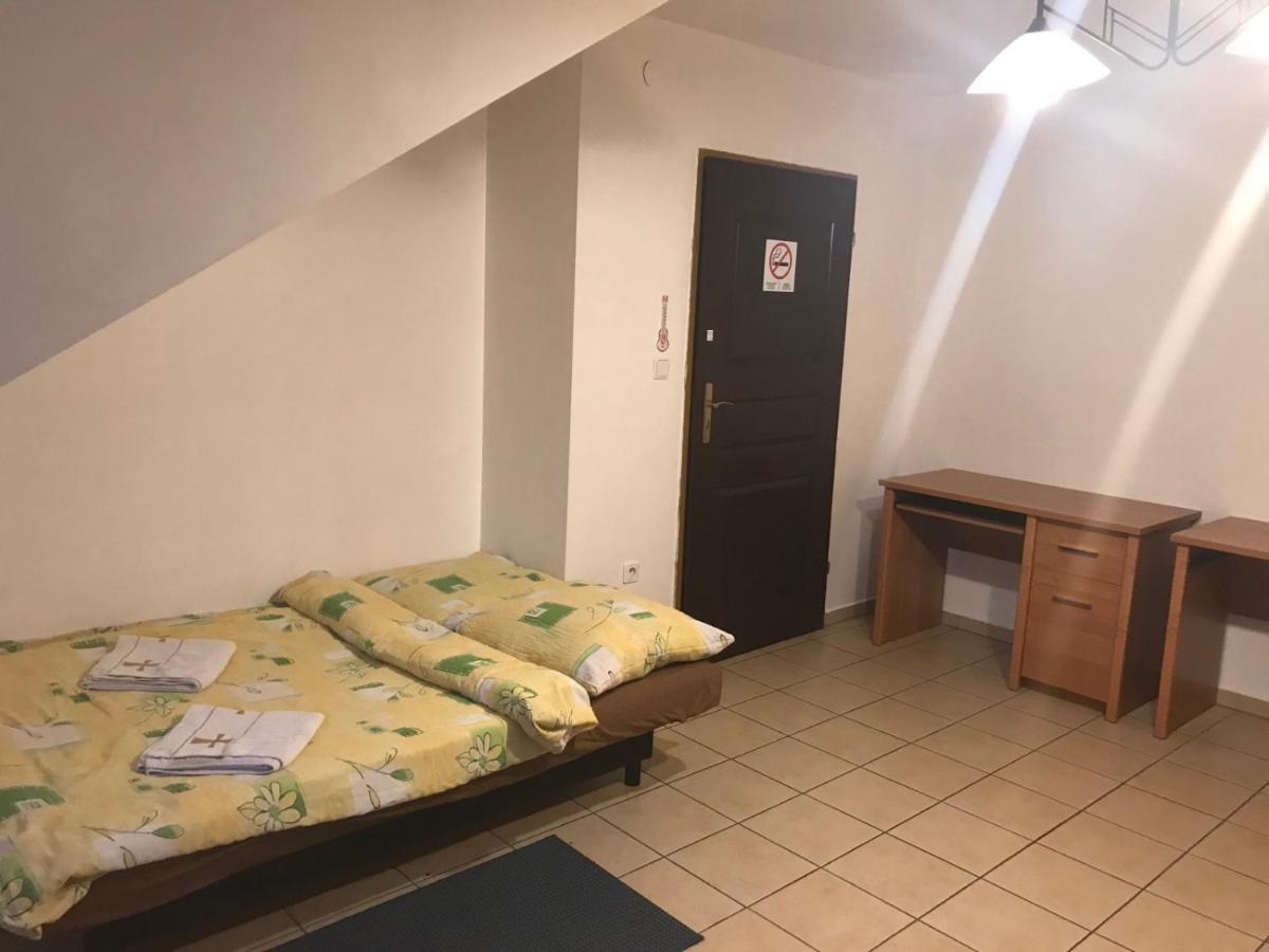 Auberge de jeunesse Pilgrims Place à Częstochowa Extérieur photo